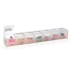 Never miss a dosage again with the GMS Weekly Pill Case - Clear. Keep your medication well organized in 7 fixed compartments with the modern pill case!